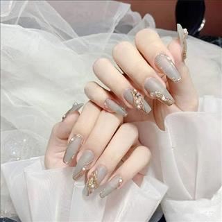 Shop nails khu nhon nhịp , có 2 phòng ở va bếp.